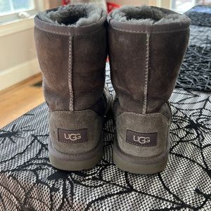 Girls UGG boots EUC.